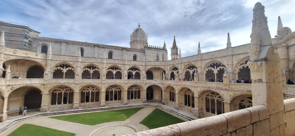 Claustro del monasterio de los jerónimos de Lisboa
